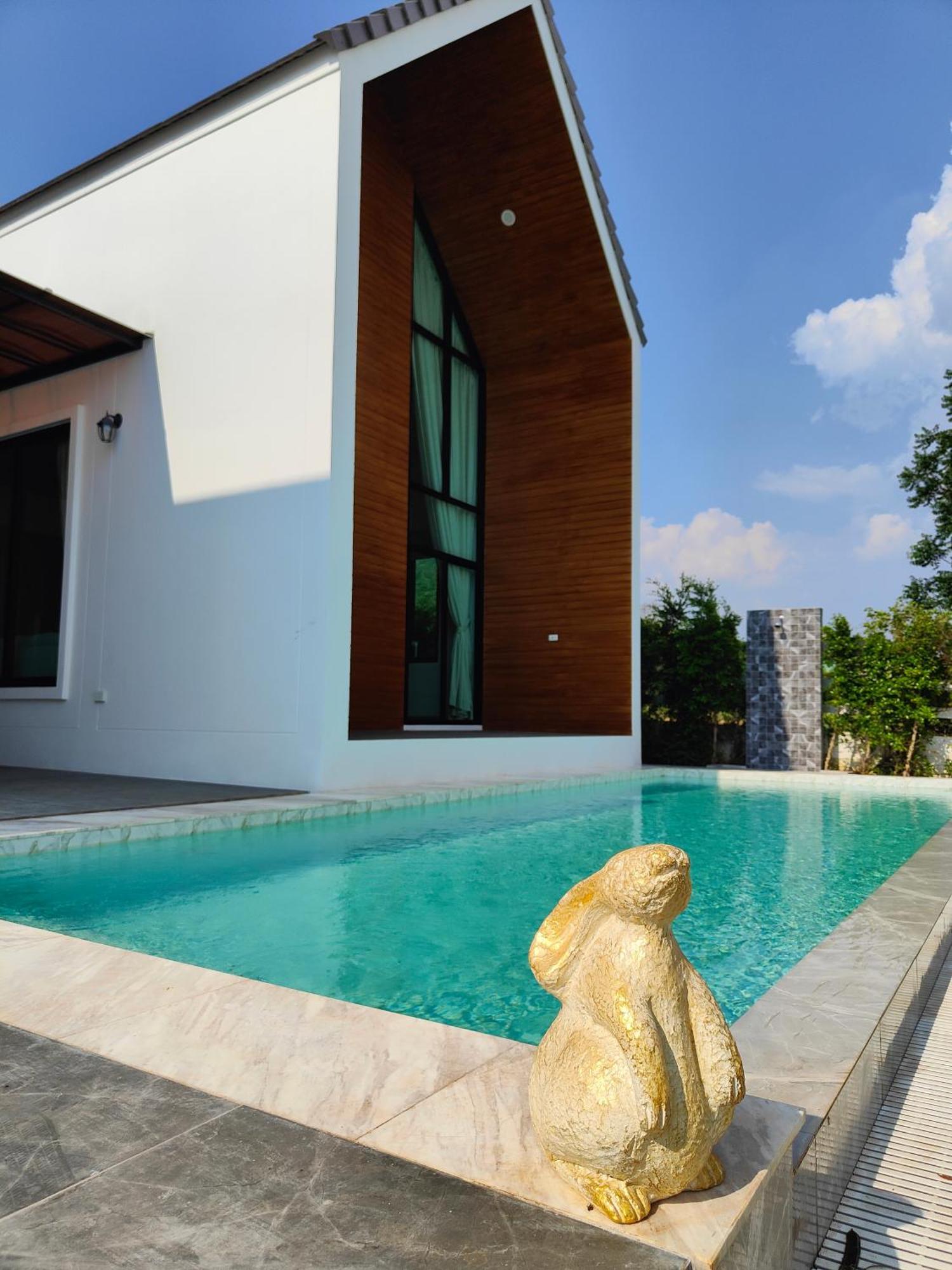 Astrid Poolvilla Khaoyai วิลล่า